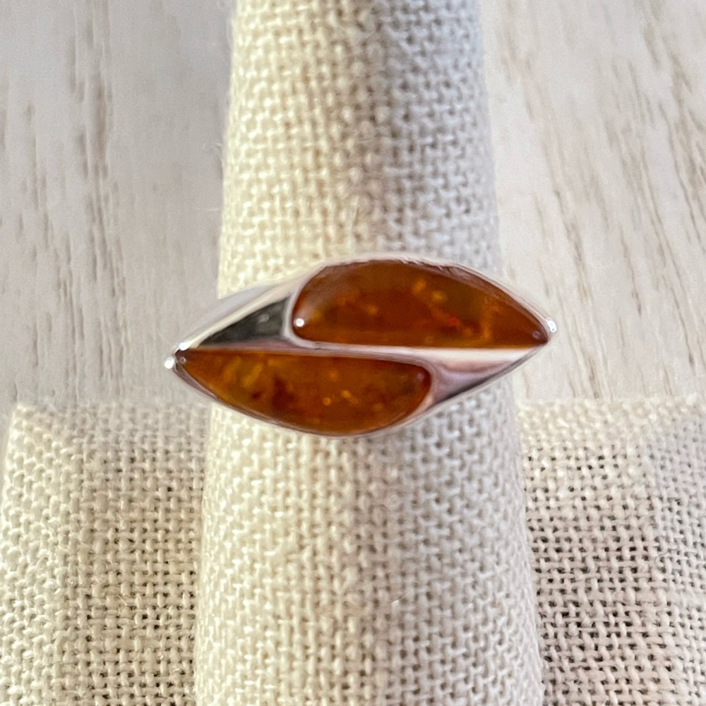 Unique bypass amber ring, sterling silver, size 8 - Picture 3 of 13